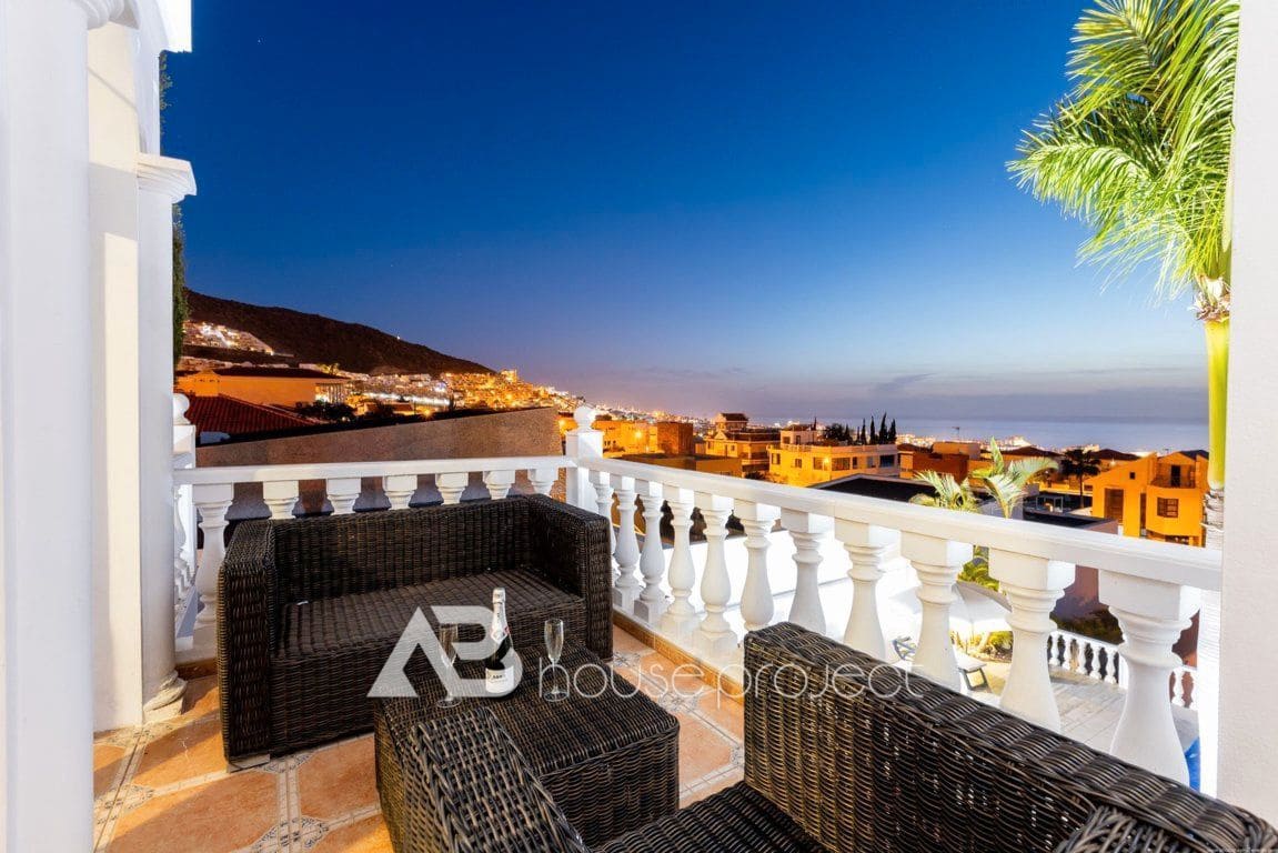 4 quarto Moradia para venda em Adeje com piscina garagem - 2 150 000 € (Ref: 9357385)