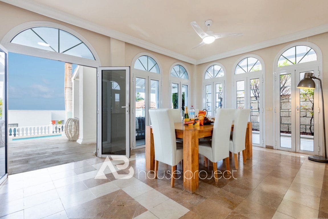 4 quarto Moradia para venda em Adeje com piscina garagem - 2 150 000 € (Ref: 9357385)