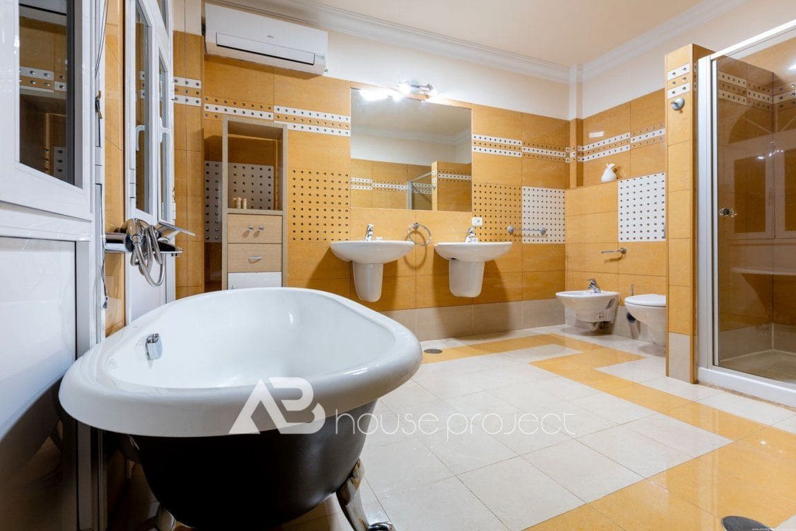4 quarto Moradia para venda em Adeje com piscina garagem - 2 150 000 € (Ref: 9357385)