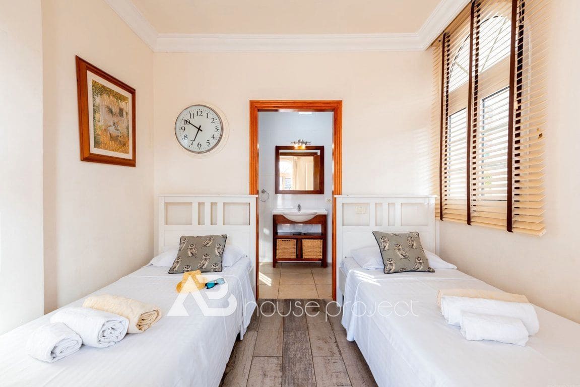 4 quarto Moradia para venda em Adeje com piscina garagem - 2 150 000 € (Ref: 9357385)