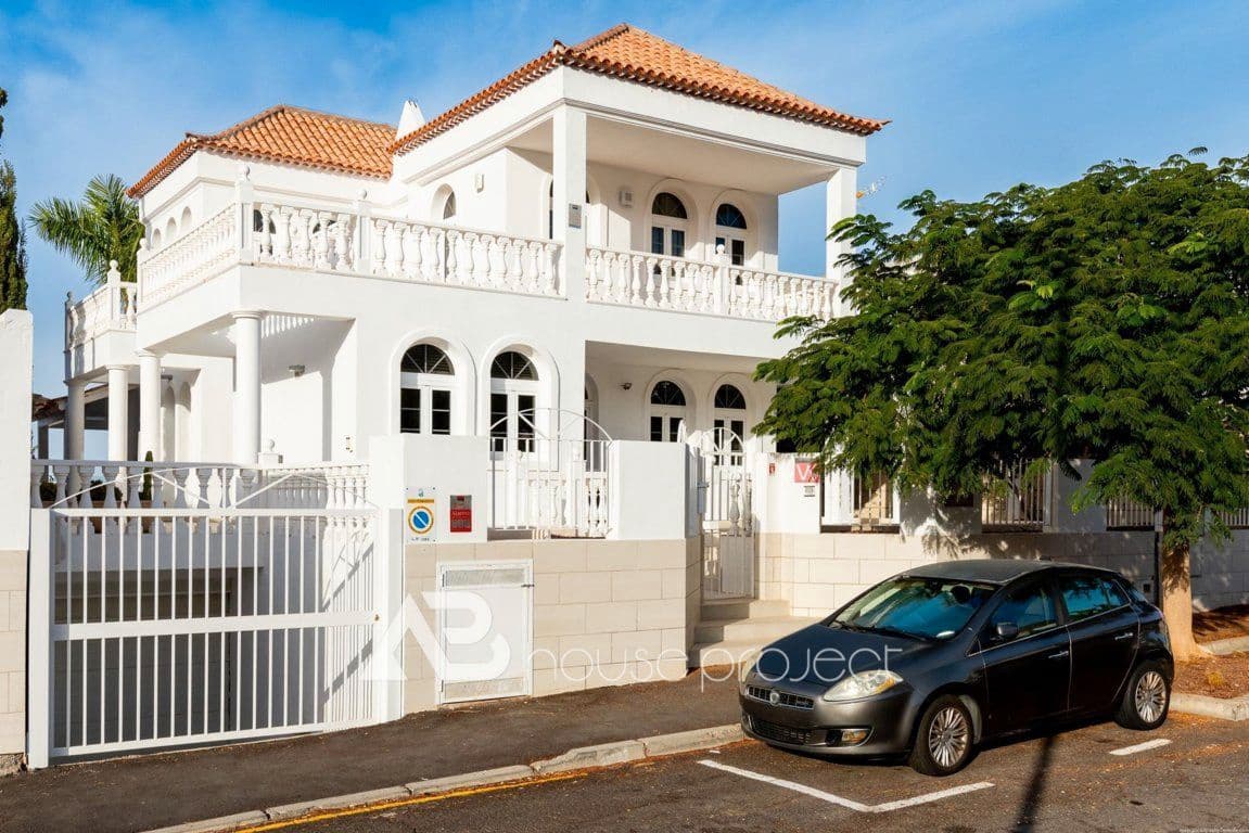 4 quarto Moradia para venda em Adeje com piscina garagem - 2 150 000 € (Ref: 9357385)