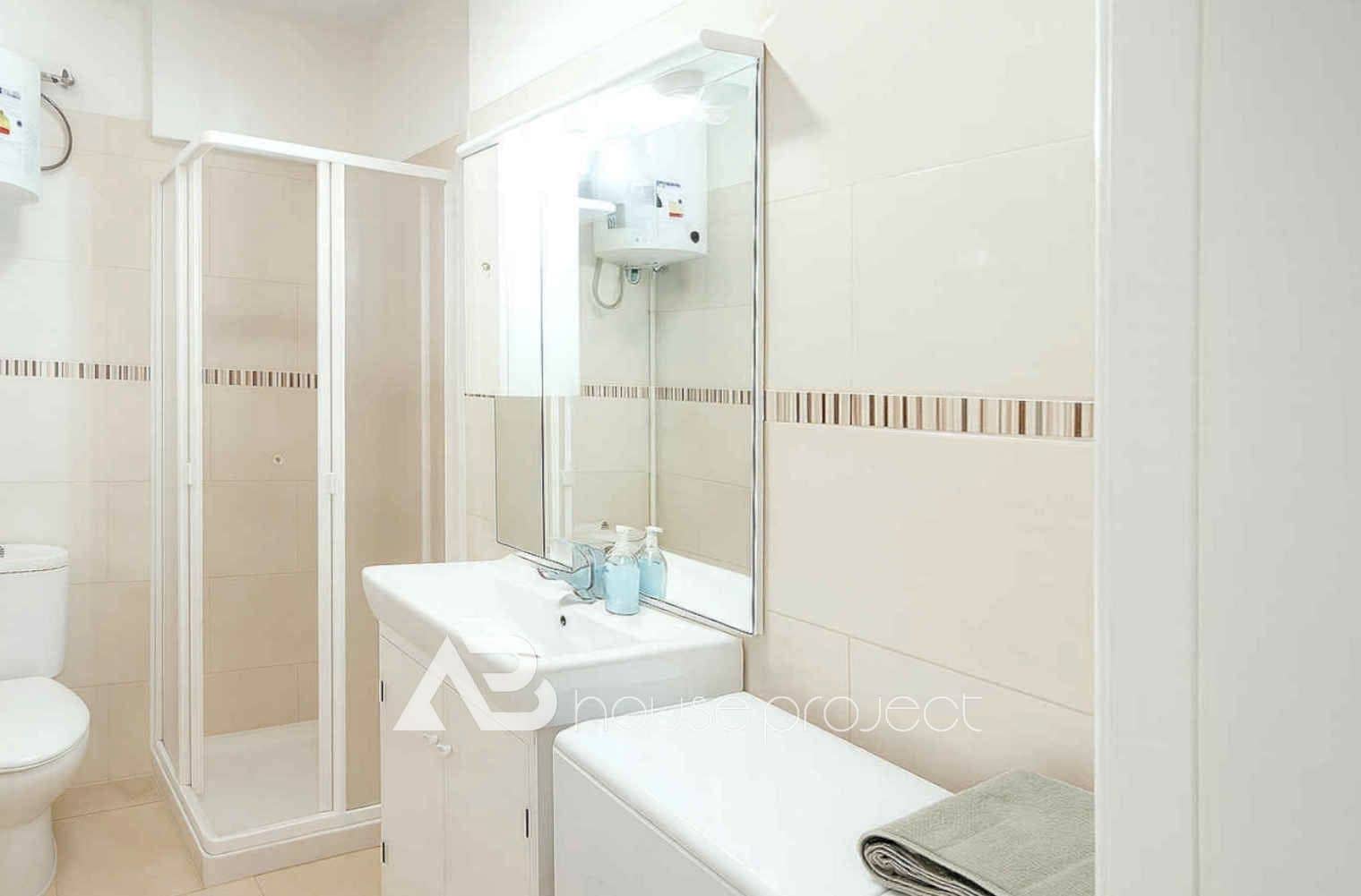 1 sovrum Lägenhet till salu i Adeje med pool - 265 000 € (Ref: 9357387)