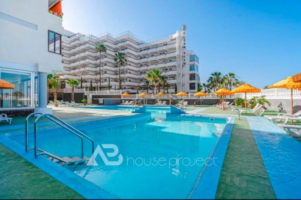 Estúdio para venda em Adeje com piscina - 240 000 € (Ref: 9357388)