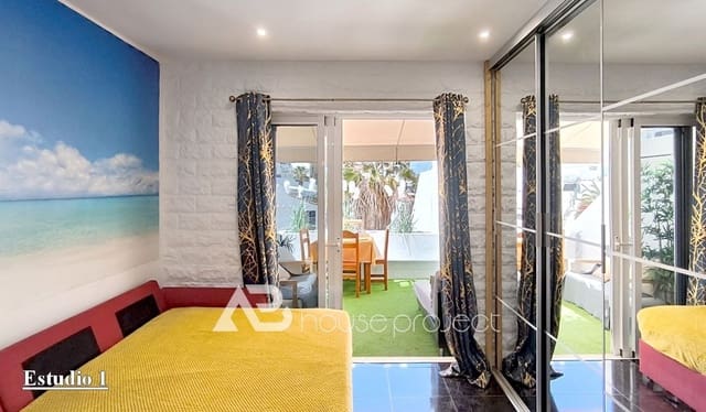 Piso de 3 habitaciones en San Eugenio Alto, Adeje en venta con piscina - 385.000 € (Ref: 9357392)