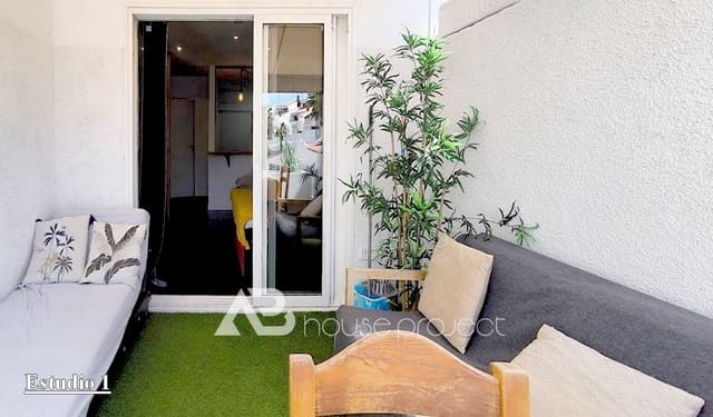 Piso de 3 habitaciones en San Eugenio Alto, Adeje en venta con piscina - 385.000 € (Ref: 9357392)