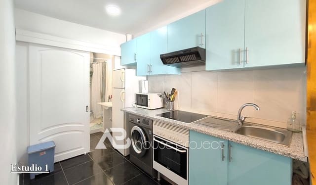 Piso de 3 habitaciones en San Eugenio Alto, Adeje en venta con piscina - 385.000 € (Ref: 9357392)