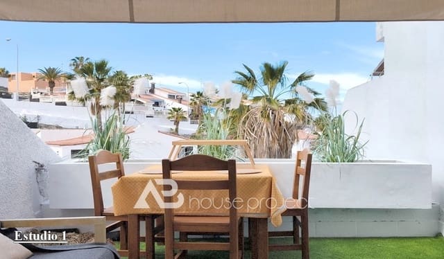 Piso de 3 habitaciones en San Eugenio Alto, Adeje en venta con piscina - 385.000 € (Ref: 9357392)