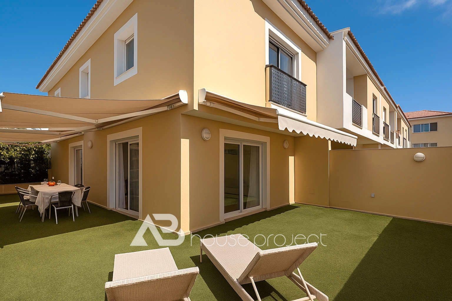 5 sypialnia Dom na sprzedaż w Adeje z basenem garażem - 720 000 € (Ref: 9357412)