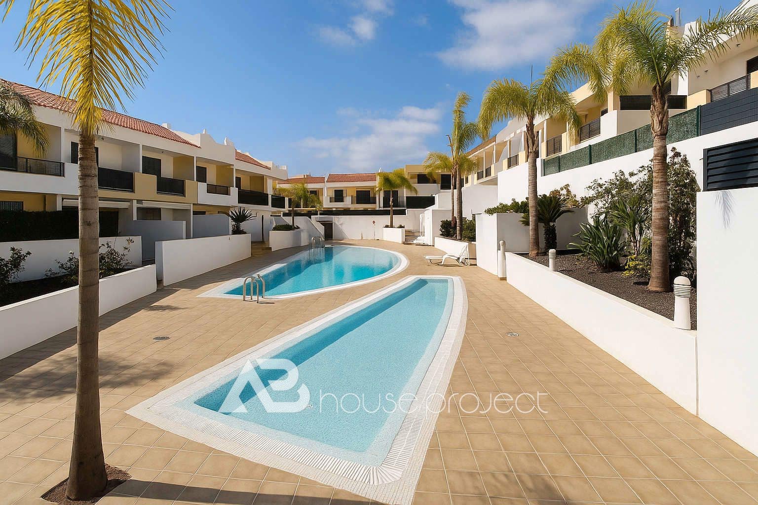 5 sypialnia Dom na sprzedaż w Adeje z basenem garażem - 720 000 € (Ref: 9357412)