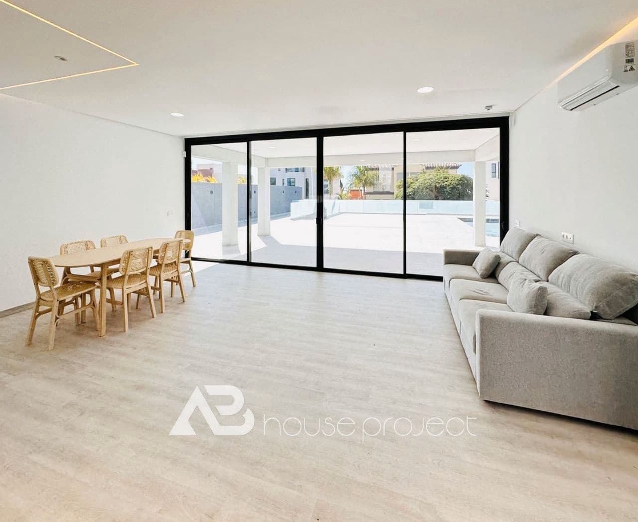 4 quarto Moradia para venda em Adeje com piscina garagem - 1 850 000 € (Ref: 9357681)