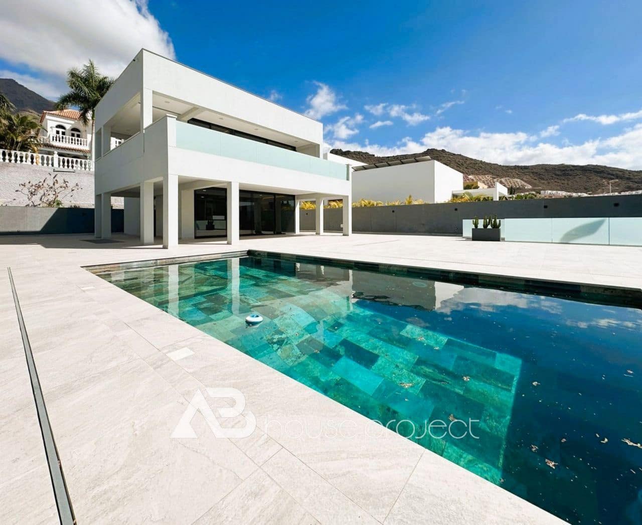 4 quarto Moradia para venda em Adeje com piscina garagem - 1 850 000 € (Ref: 9357681)