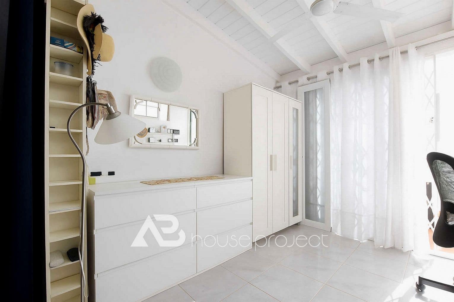 1 makuuhuone Asunto myytävänä paikassa Santiago del Teide mukana uima-altaan 
autotalli - 230 000 € (Ref: 9379986)