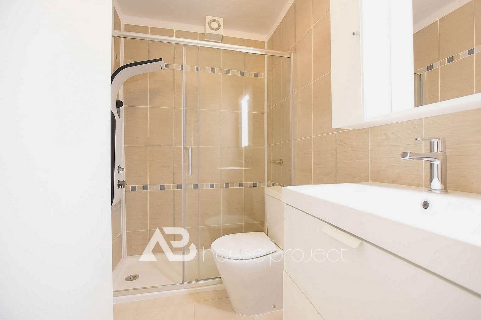 1 makuuhuone Asunto myytävänä paikassa Santiago del Teide mukana uima-altaan 
autotalli - 230 000 € (Ref: 9379986)