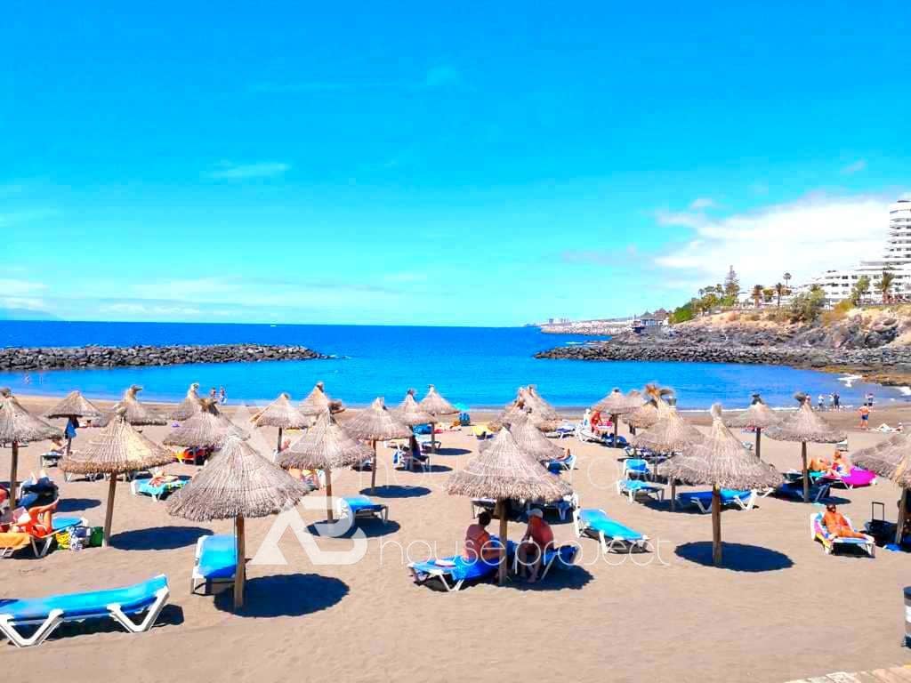 2 soverom Leilighet til salgs i Adeje med svømmebasseng garasje - € 380 000 (Ref: 9379987)