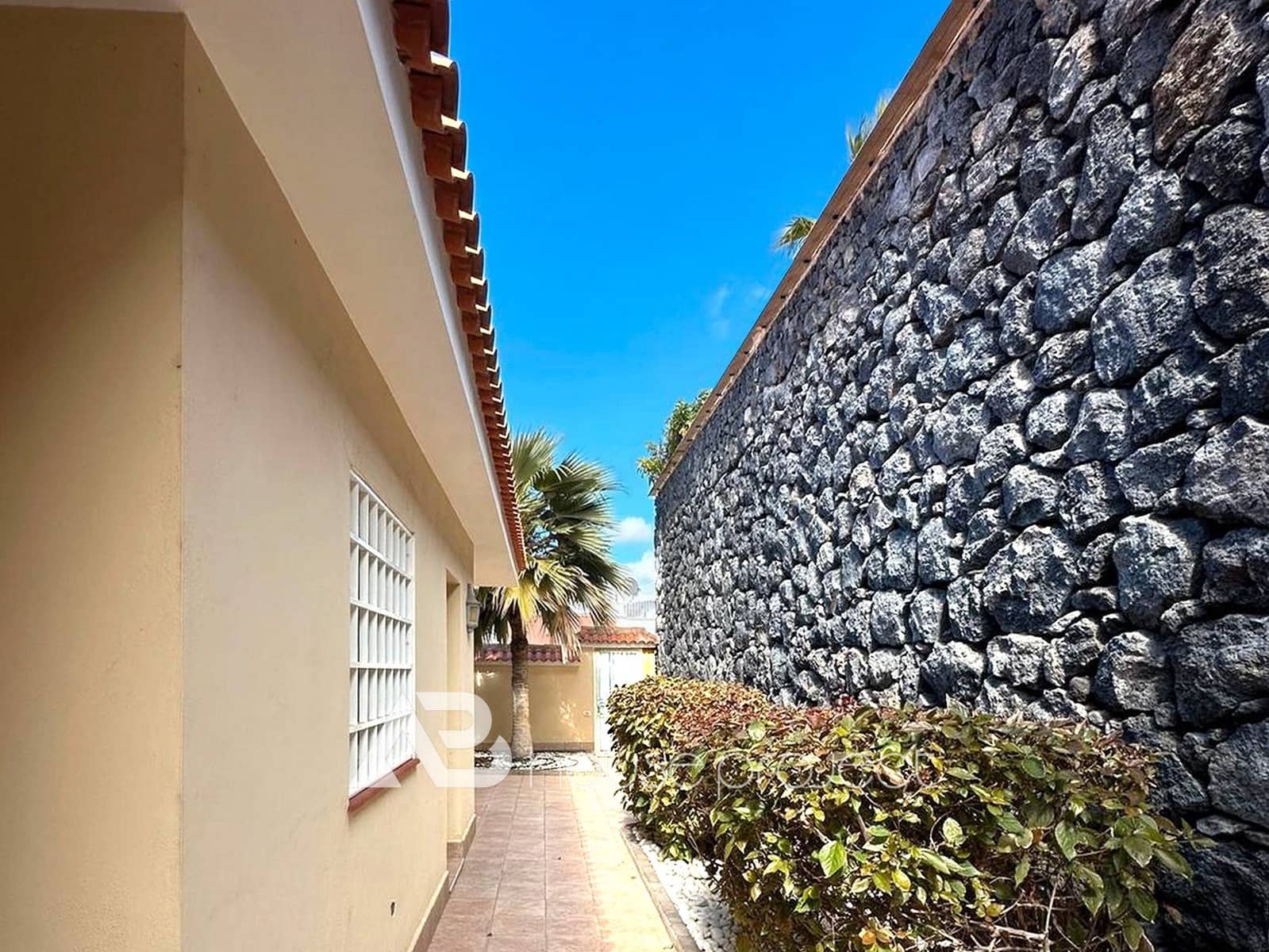 3 soveværelse Villa til salg i Santiago del Teide med swimmingpool garage - € 1.080.000 (Ref: 9394469)