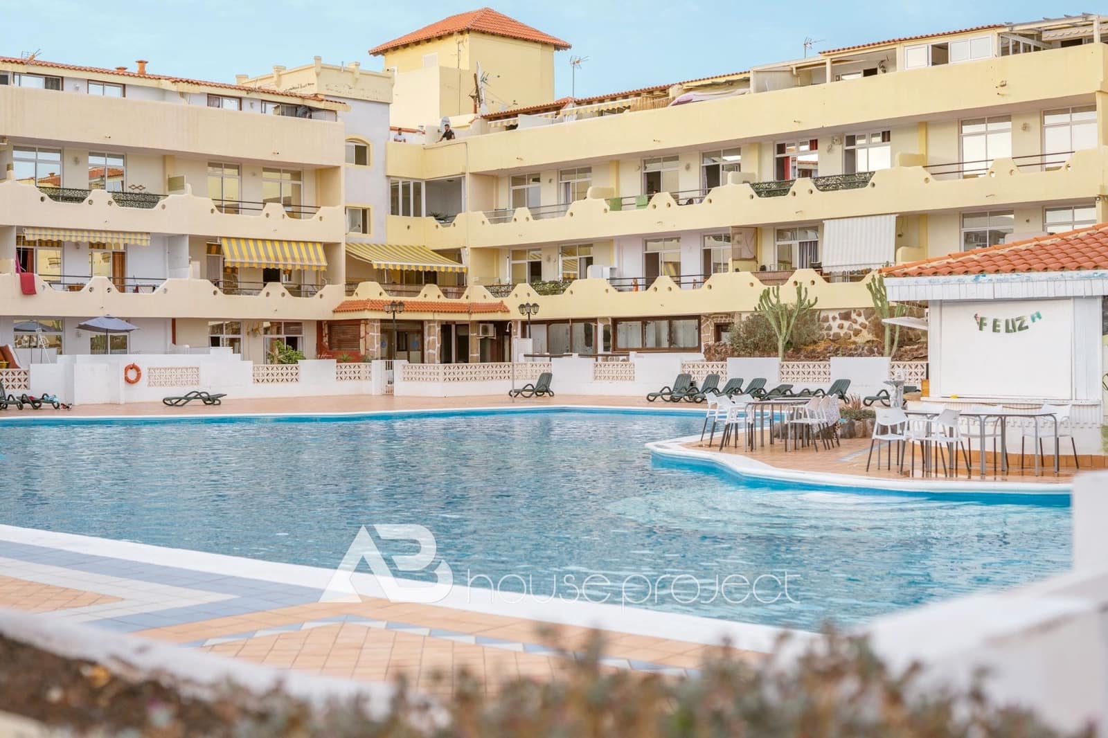 1 soverom Leilighet til salgs i Adeje med svømmebasseng garasje - € 180 000 (Ref: 9417885)