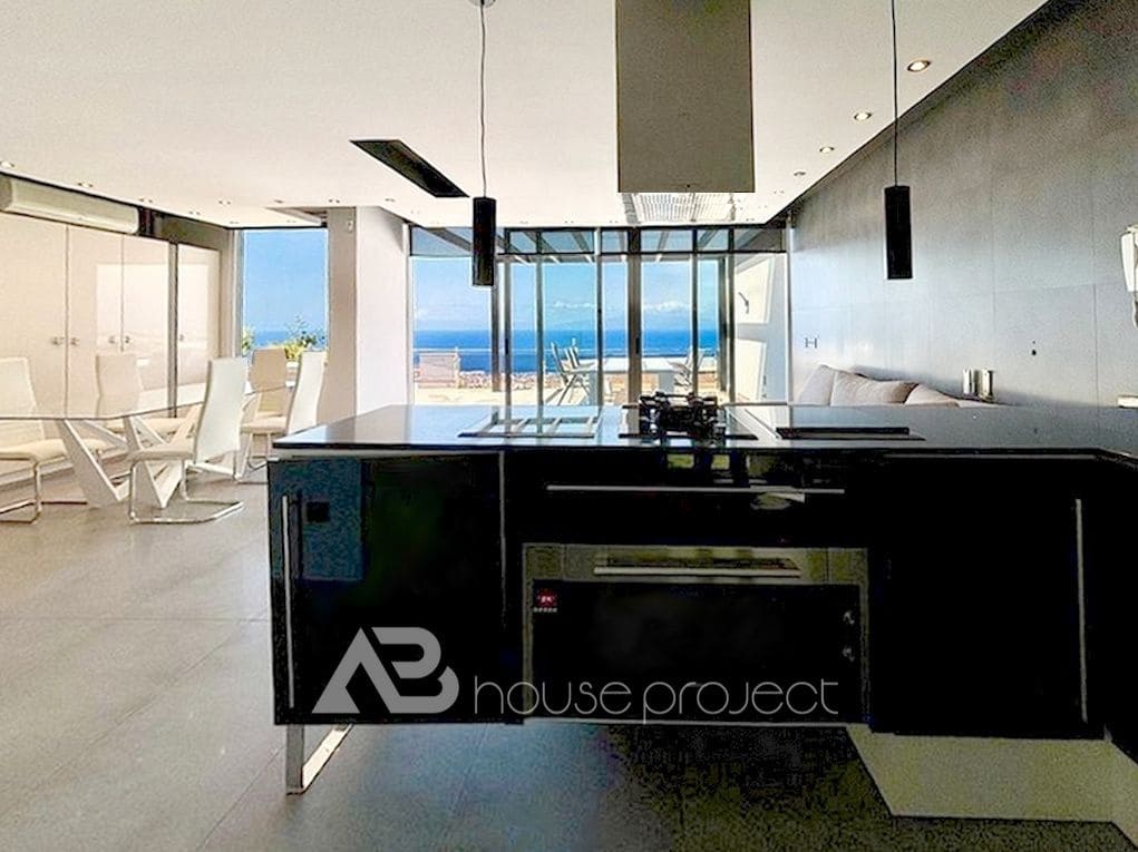 3 quarto Moradia para venda em Adeje com piscina garagem - 999 000 € (Ref: 9417886)