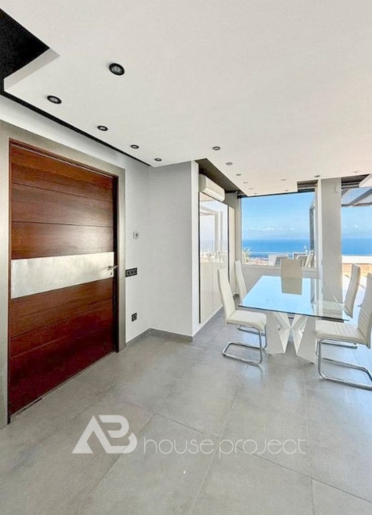 3 quarto Moradia para venda em Adeje com piscina garagem - 999 000 € (Ref: 9417886)