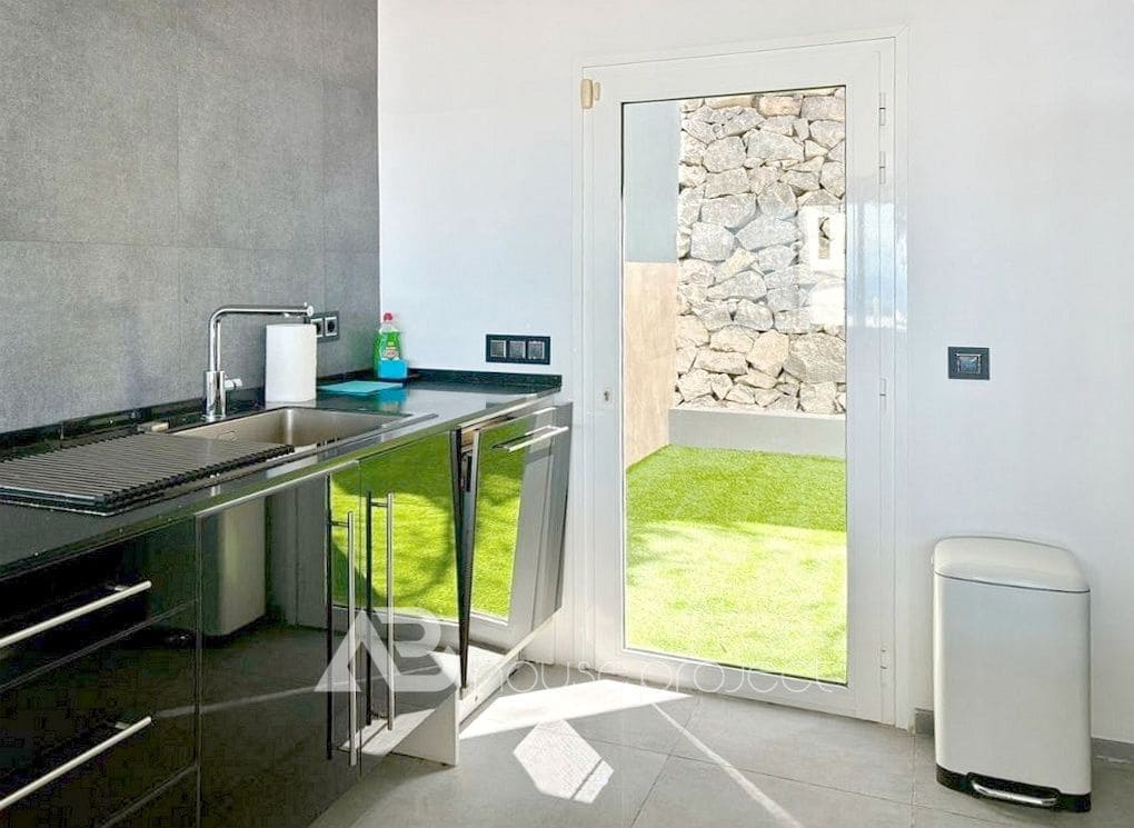 3 quarto Moradia para venda em Adeje com piscina garagem - 999 000 € (Ref: 9417886)