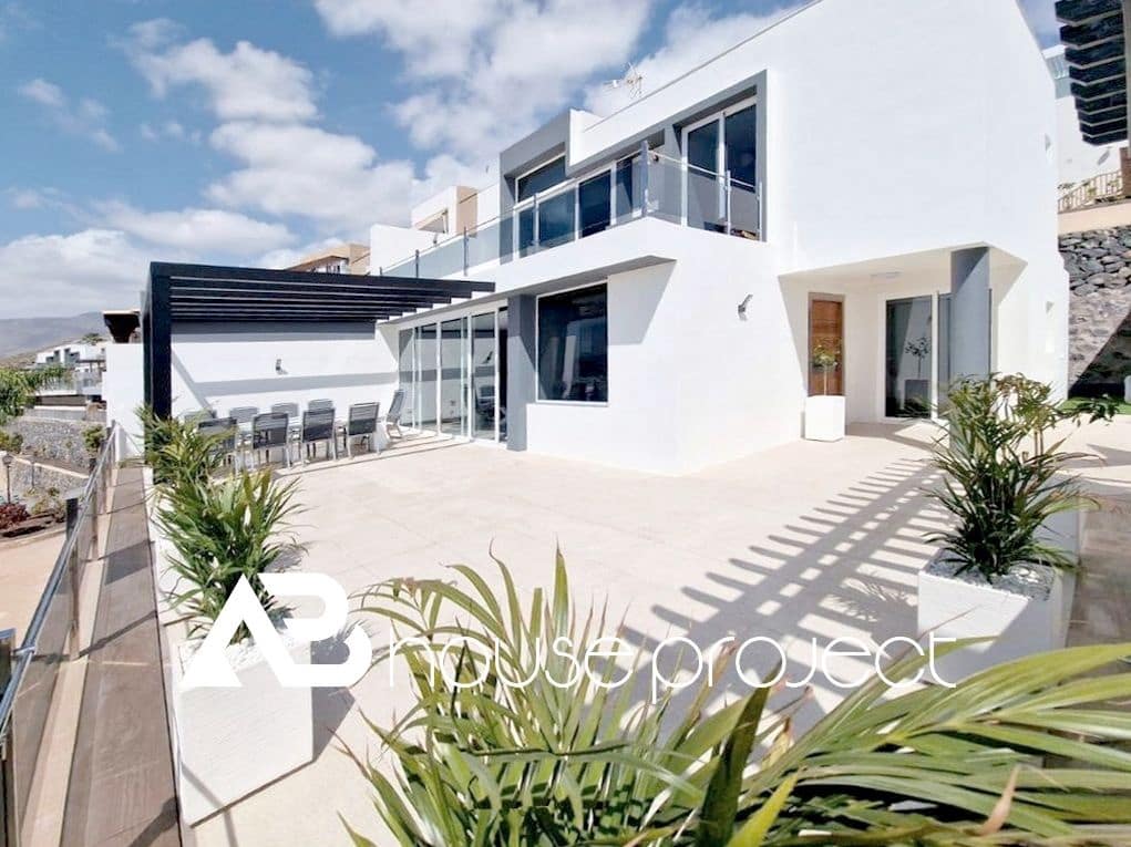 3 quarto Moradia para venda em Adeje com piscina garagem - 999 000 € (Ref: 9417886)