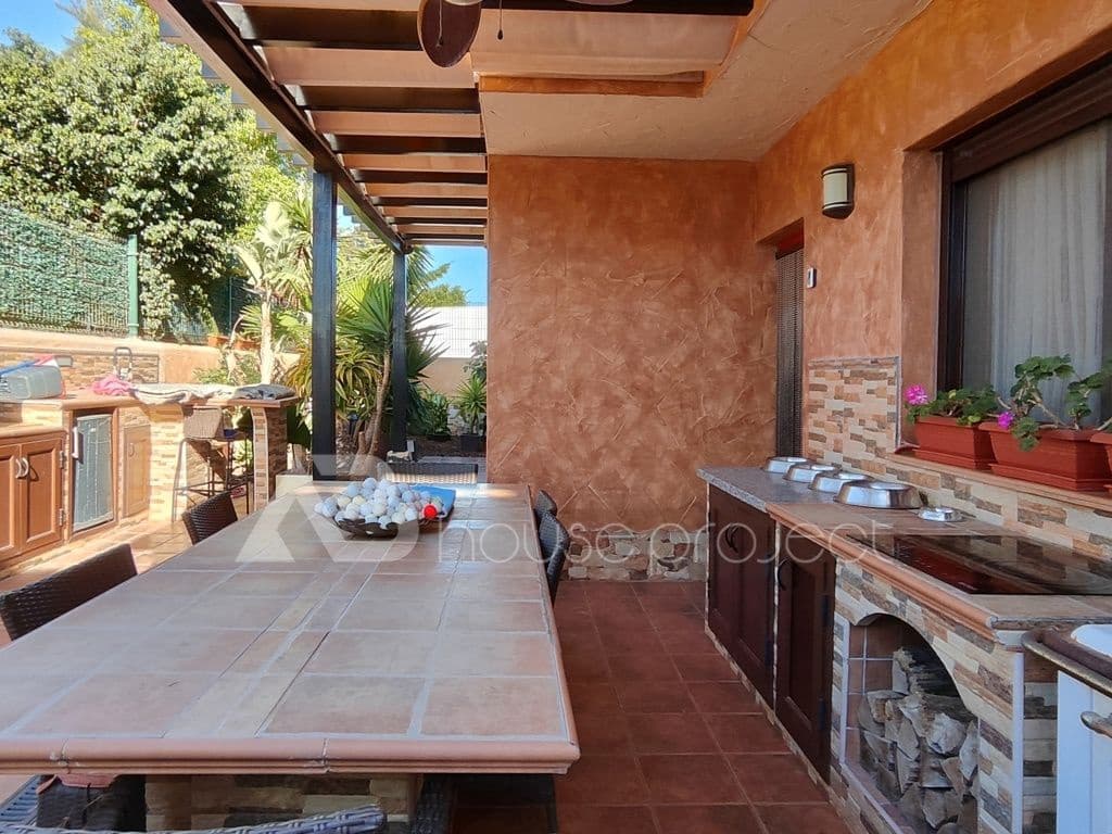 4 soveværelse Villa til salg i San Miguel de Abona med swimmingpool garage - € 892.000 (Ref: 9419351)