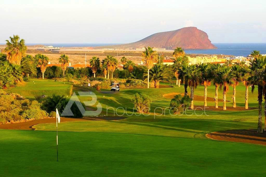 4 soveværelse Villa til salg i San Miguel de Abona med swimmingpool garage - € 892.000 (Ref: 9419351)