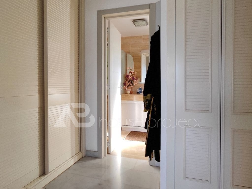 4 soveværelse Villa til salg i San Miguel de Abona med swimmingpool garage - € 892.000 (Ref: 9419351)