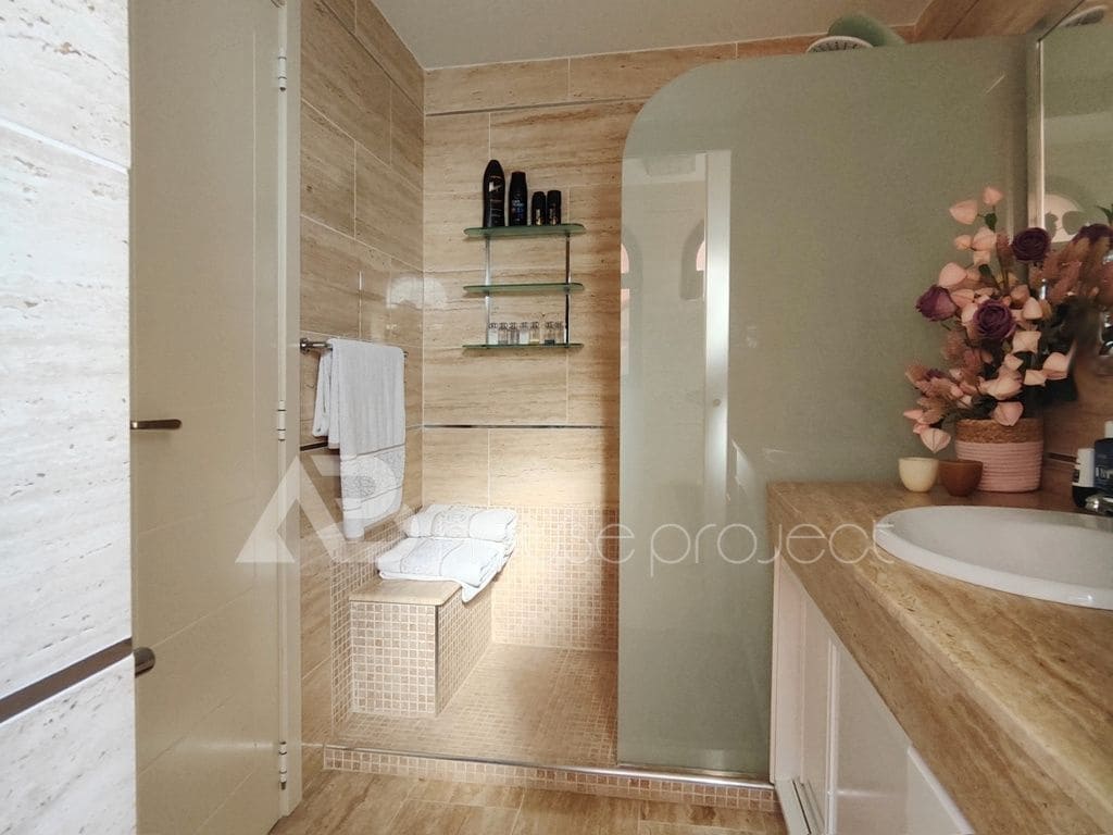 4 soveværelse Villa til salg i San Miguel de Abona med swimmingpool garage - € 892.000 (Ref: 9419351)