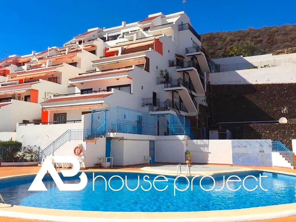 2 bedroom Flat for sale in Arona with pool - € 350,000 (Ref: 9419353)