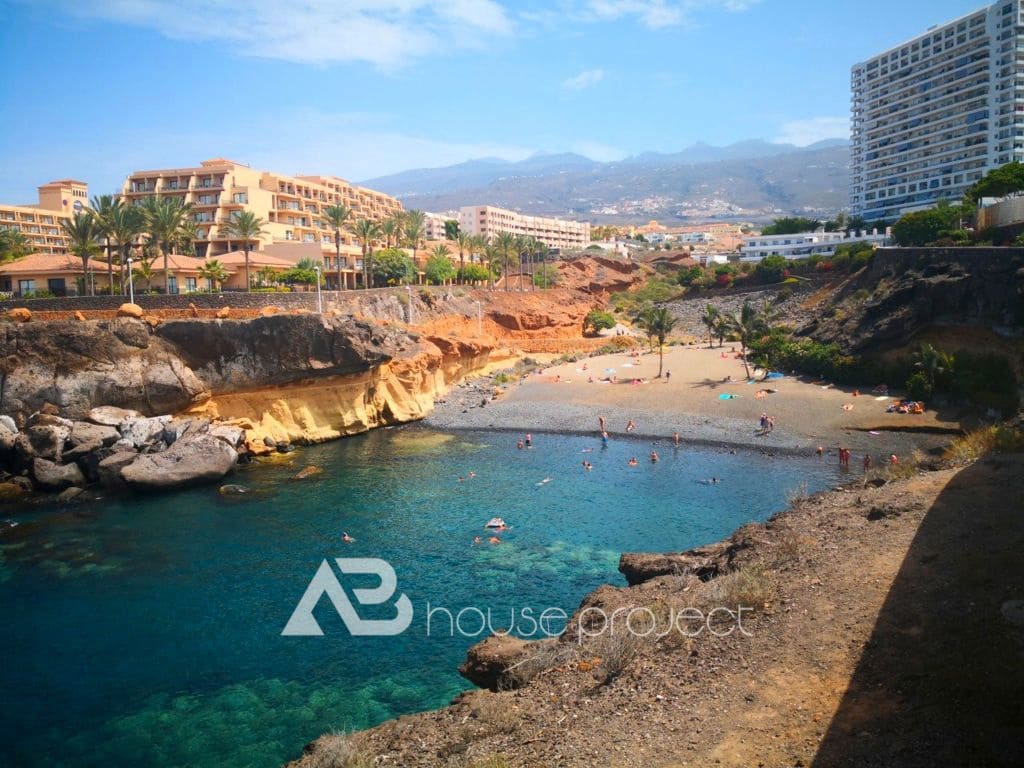 2 bedroom Flat for sale in Adeje with pool garage - € 499,000 (Ref: 9419356)