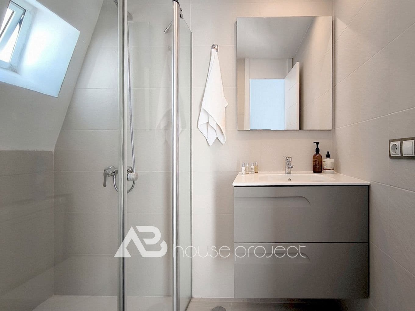 3 sypialnia Mieszkanie na sprzedaż w Adeje z basenem garażem - 640 000 € (Ref: 9419357)