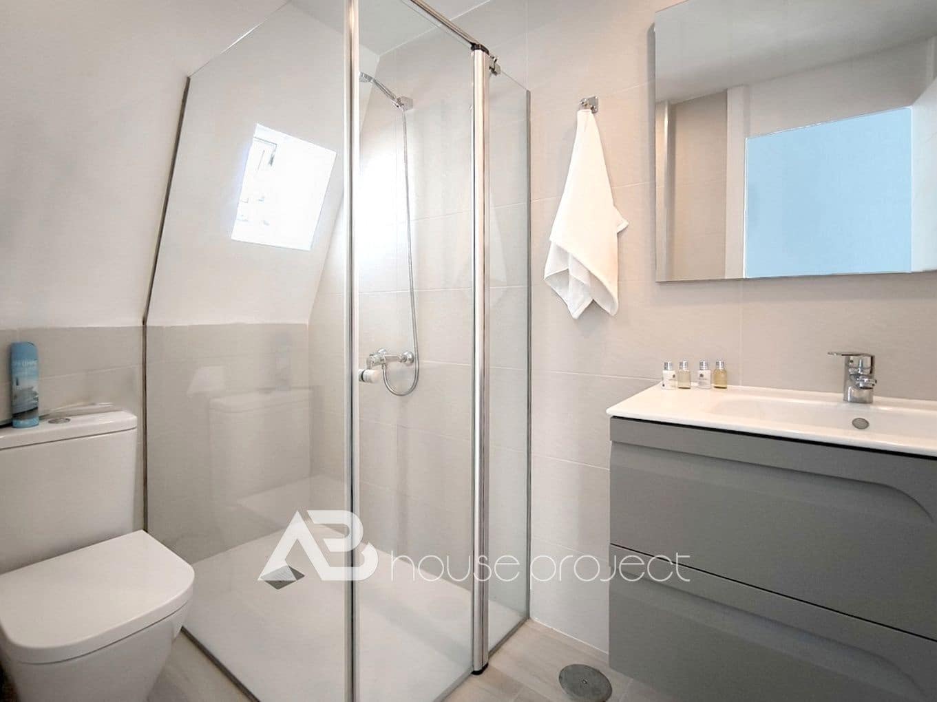 3 sypialnia Mieszkanie na sprzedaż w Adeje z basenem garażem - 640 000 € (Ref: 9419357)