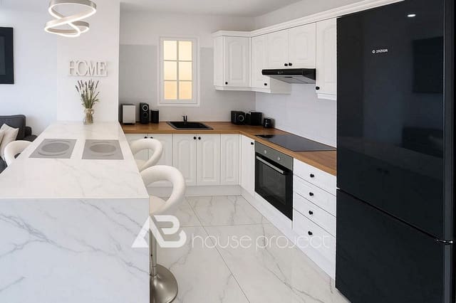 Piso de 1 habitación en Torviscas Centro y Alto, Adeje en venta con piscina - 299.000 € (Ref: 9432654)