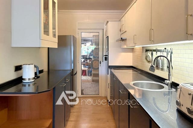 2 soverom Leilighet til salgs i Casco Urbano, Adeje med svømmebasseng garasje - € 380 000 (Ref: 9447062)