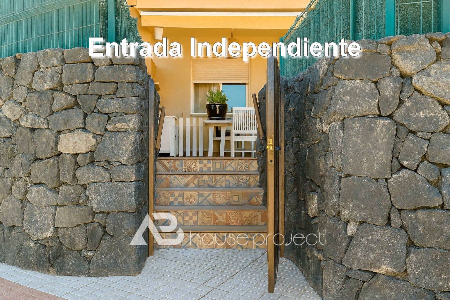 2 soveværelse Lejlighed til salg i Adeje med swimmingpool garage - € 380.000 (Ref: 9447062)