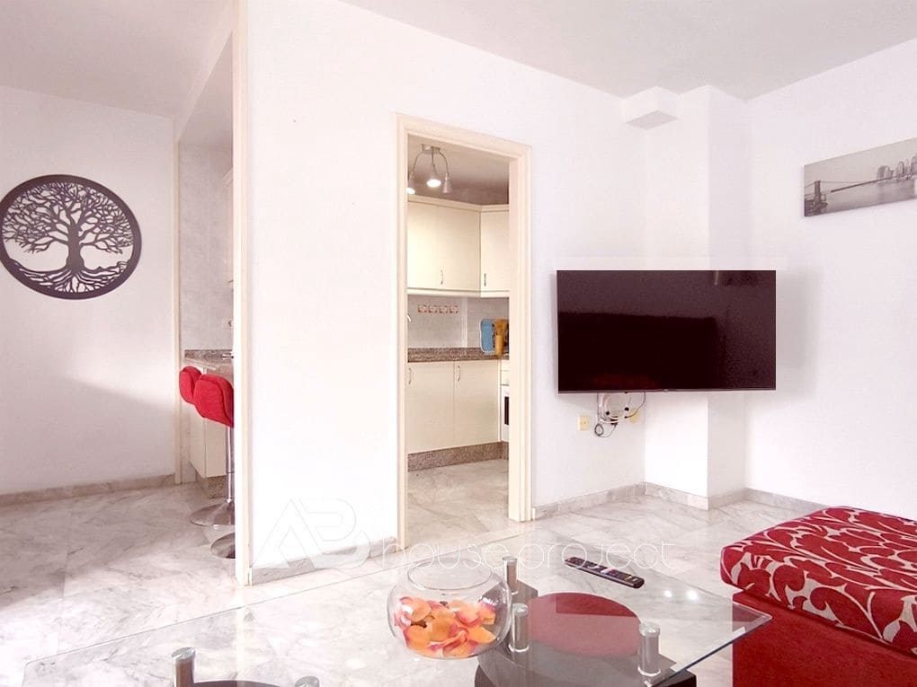 1 bedroom Flat for sale in Arona - € 285,000 (Ref: 9447063)