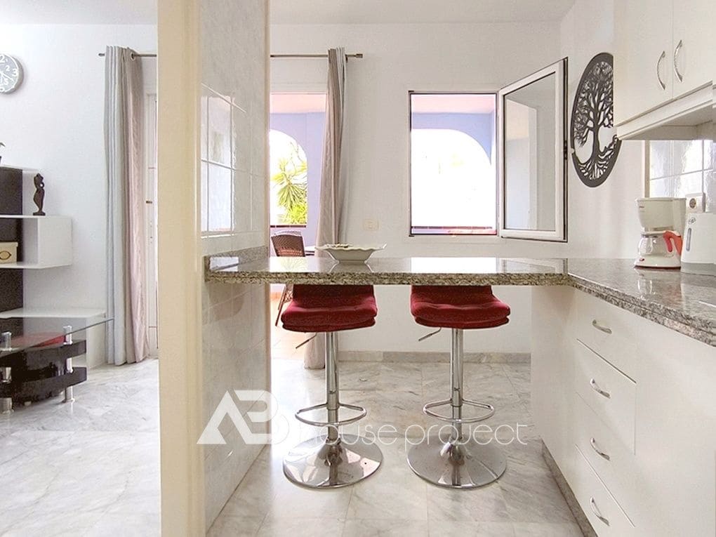 1 bedroom Flat for sale in Arona - € 285,000 (Ref: 9447063)