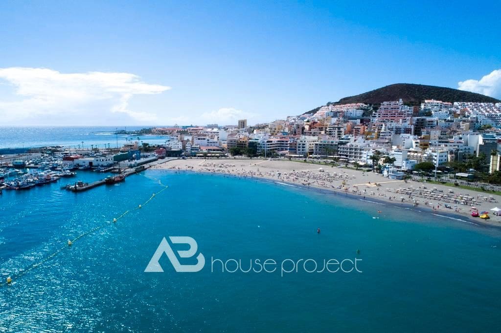 1 bedroom Flat for sale in Arona - € 299,000 (Ref: 9447067)