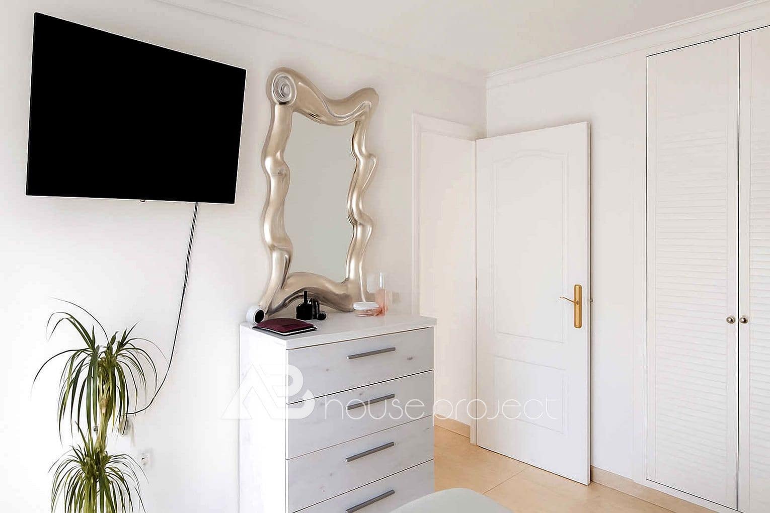 2 bedroom Flat for sale in Arona - € 399,000 (Ref: 9447068)