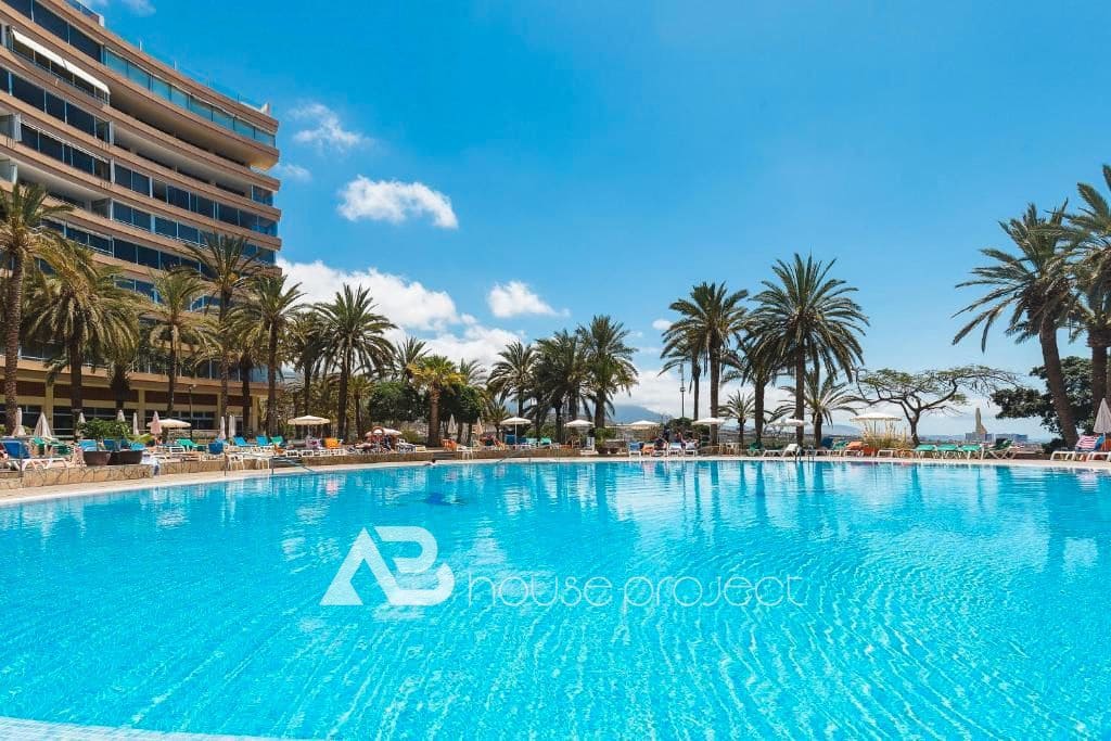 3 makuuhuone Kattohuoneisto myytävänä paikassa Adeje mukana uima-altaan - 1 200 000 € (Ref: 9470996)