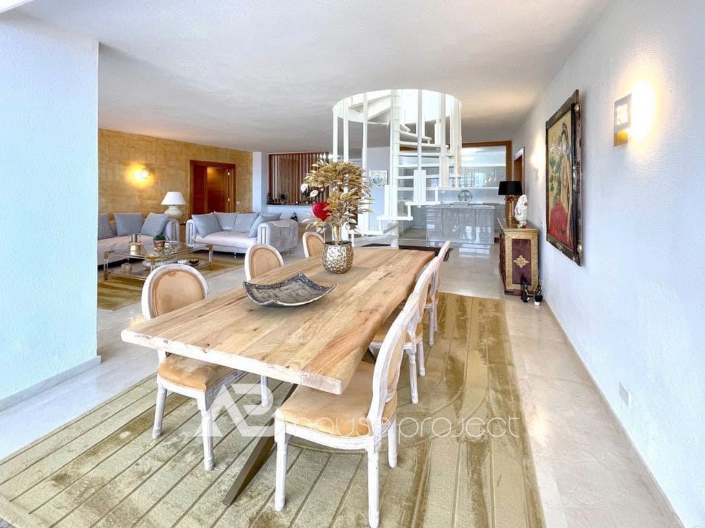 3 makuuhuone Kattohuoneisto myytävänä paikassa Adeje mukana uima-altaan - 1 200 000 € (Ref: 9470996)