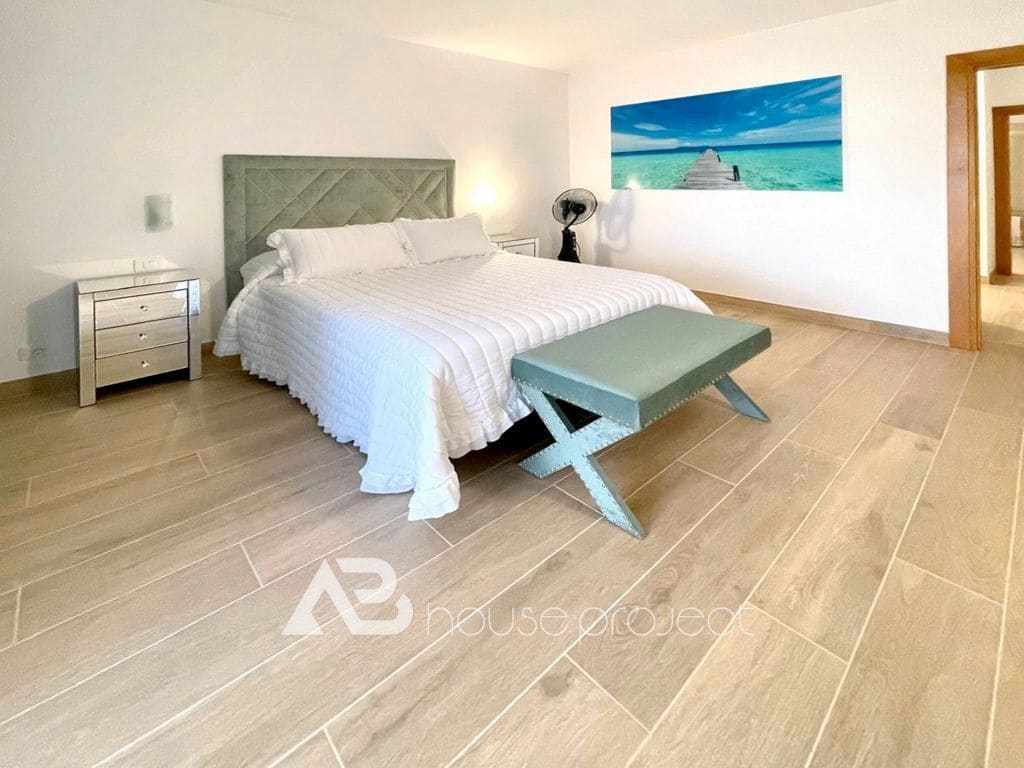 3 makuuhuone Kattohuoneisto myytävänä paikassa Adeje mukana uima-altaan - 1 200 000 € (Ref: 9470996)