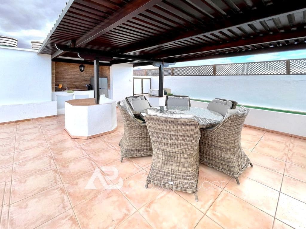 3 makuuhuone Kattohuoneisto myytävänä paikassa Adeje mukana uima-altaan - 1 200 000 € (Ref: 9470996)