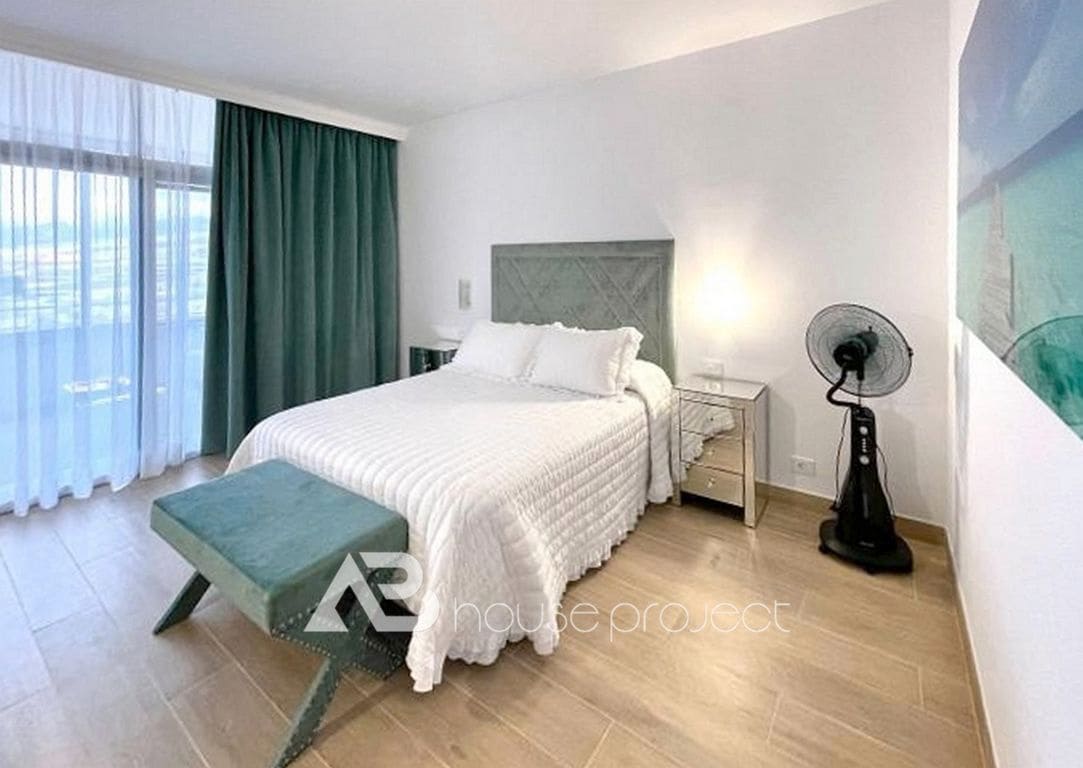 3 makuuhuone Kattohuoneisto myytävänä paikassa Adeje mukana uima-altaan - 1 200 000 € (Ref: 9470996)