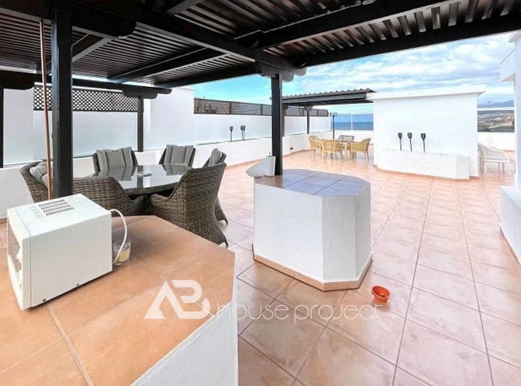 3 makuuhuone Kattohuoneisto myytävänä paikassa Adeje mukana uima-altaan - 1 200 000 € (Ref: 9470996)