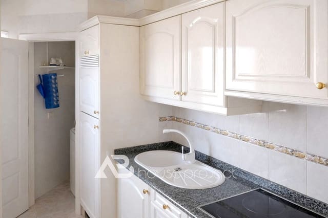 1 makuuhuone Asunto vuokrattavana paikassa Costa del Silencio, Arona mukana uima-altaan 
autotalli - 1 060 € (Ref: 9494134)