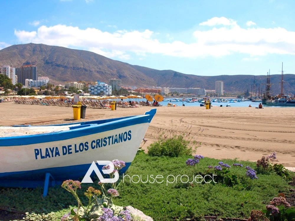 3 bedroom Flat for sale in Arona with pool garage - € 665,000 (Ref: 9500183)