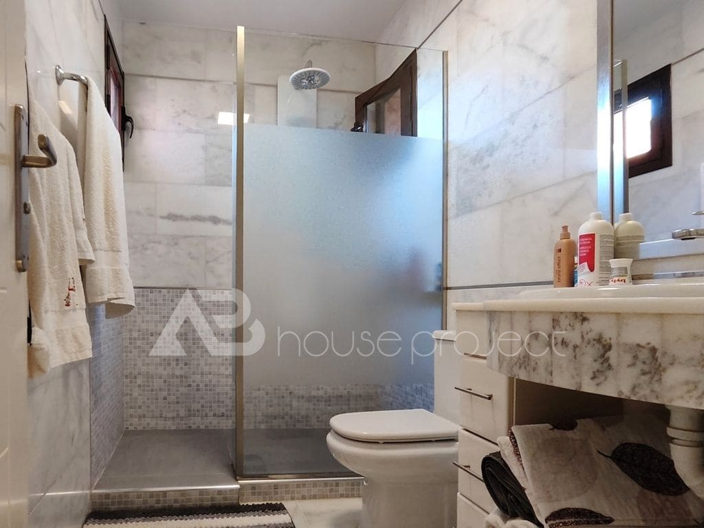 4 bedroom Villa for sale in San Miguel de Abona with pool garage - € 892,000 (Ref: 9500191)