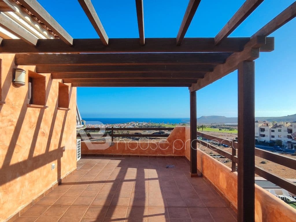 4 bedroom Villa for sale in San Miguel de Abona with pool garage - € 892,000 (Ref: 9500191)