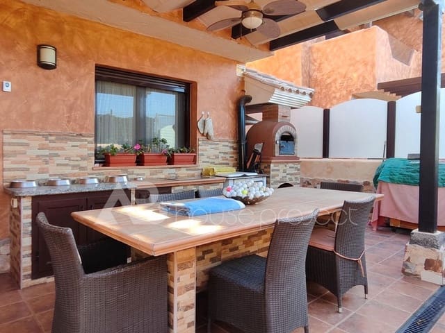 4 sypialnia Willa na sprzedaż w San Miguel de Abona z basenem garażem - 892 000 € (Ref: 9500191)